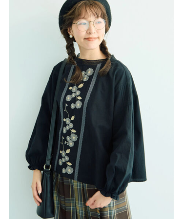 【WEB限定】花柄刺繍ブラウス