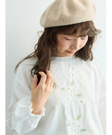 【WEB限定】花柄刺繍ブラウス