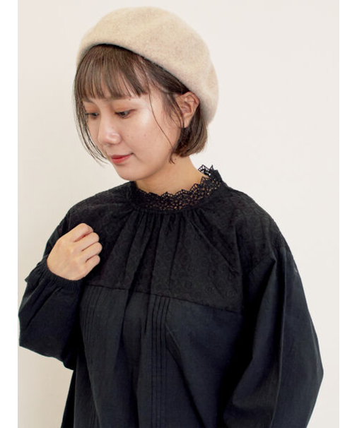 オーバーレース切替ブラウス