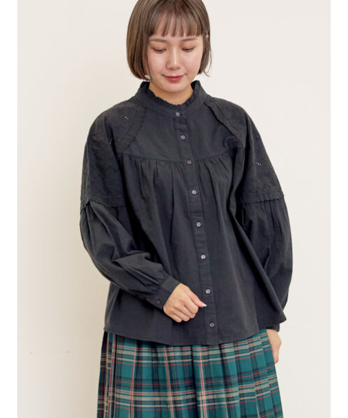 ボレロ風刺繍ブラウス