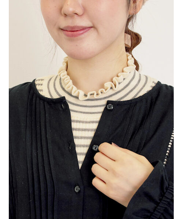 【マシンウォッシャブル】リブフリルタートルネックニット