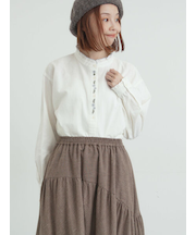 前立て刺繍フリルブラウス