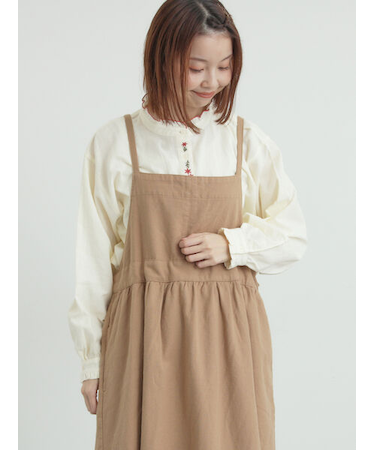 前立て刺繍フリルブラウス