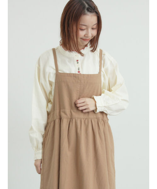 前立て刺繍フリルブラウス