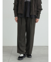 【帯電防止裏地】ツータックストレートパンツ《M/Lサイズ》