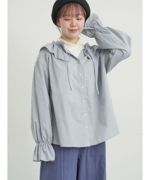 フリル襟ブラウス