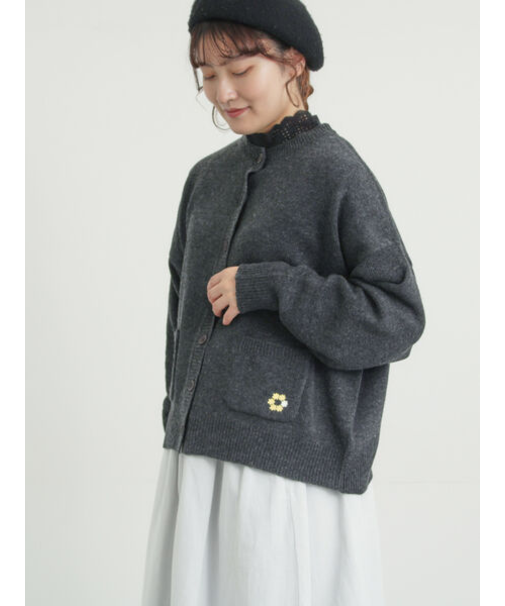 花刺繍入りカーディガン