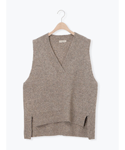 Vネックリブベスト