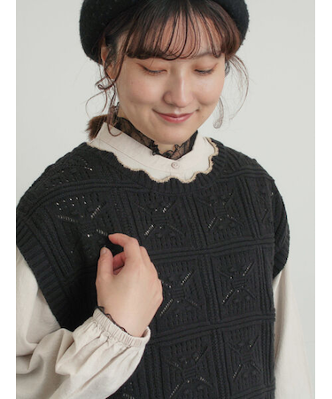 クロシェ風配色ニットベスト