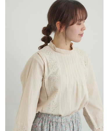 スタンドカラーレースブラウス