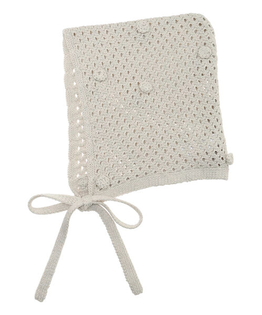 ポンポン付きボンネット