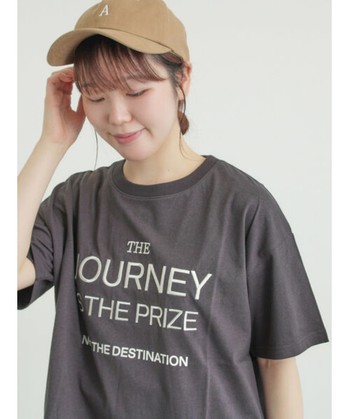 ロゴ刺繍Tシャツ