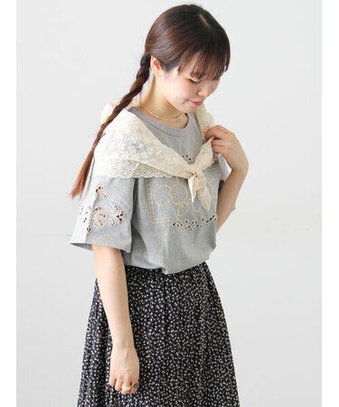三角ストール付カットワーク刺繍Tシャツ