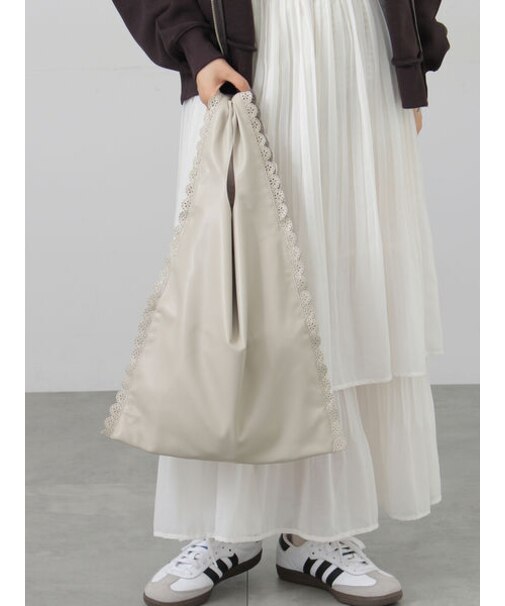 フェイクレザースカラップトートバッグ