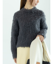 ブラッシュドヤーンニット