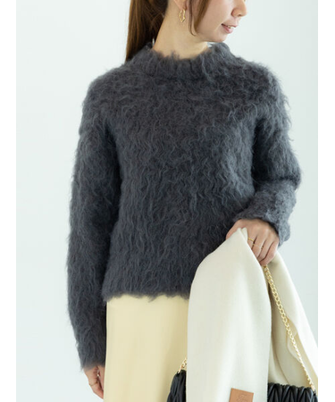 ブラッシュドヤーンニット