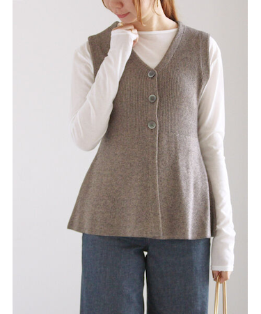 メランジペプラムニットジレ