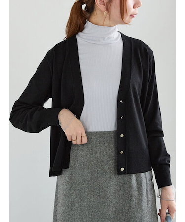 Vネックカーディガン