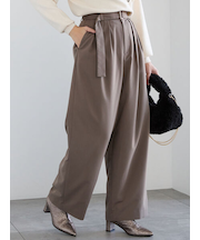 共ベルト付きタックワイドパンツ