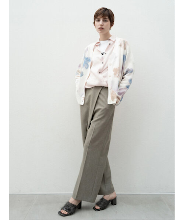 アシンメトリータックストレートパンツ《2025spring catalog item》