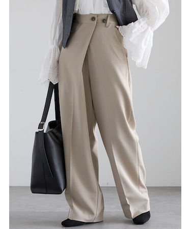 アシンメトリータックストレートパンツ《2025spring catalog item》