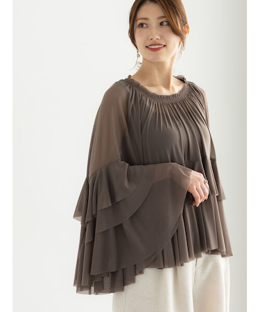 チュールラッフルヘムブラウス
