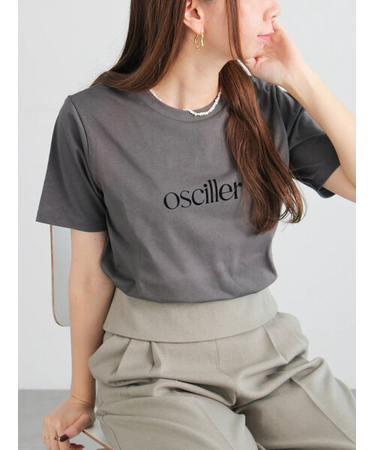 フロッキープリントロゴTシャツ