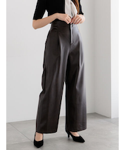 フェイクレザーセミワイドパンツ《2025Autumn catalog item》