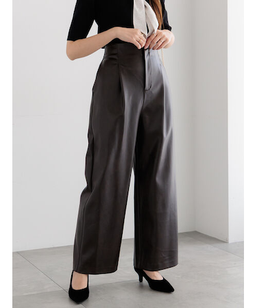 フェイクレザーセミワイドパンツ《2025Autumn catalog item》