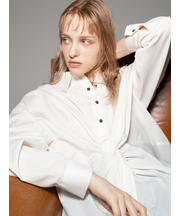 ツイストデザインシャツ《2025Autumn catalog vol.2 item》