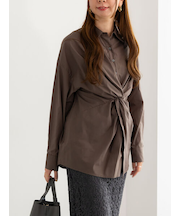 ツイストデザインシャツ《2025Autumn catalog vol.2 item》