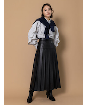 【泉 里香さん着用・Oggi.jp10/23掲載】レザータックプリーツスカート