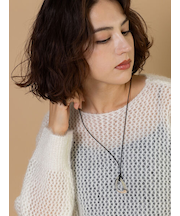 トライアングルラインコードネックレス