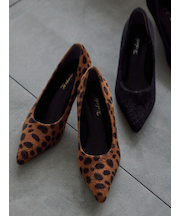 ポインテッドパンプス