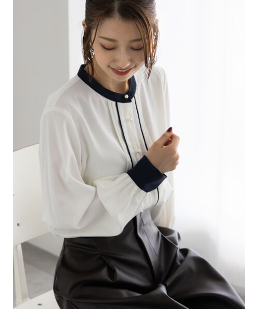 パール釦フロントタックブラウス