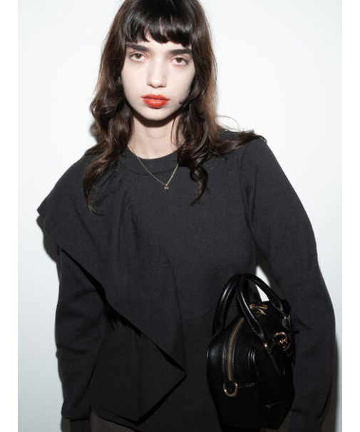 アシンメトリーフリルニット《2025winter catalog item》