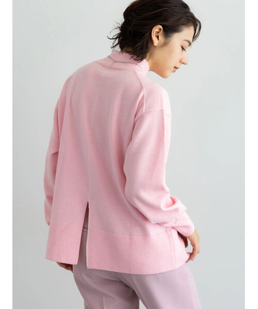 バックスリットスタンドネックプルオーバー