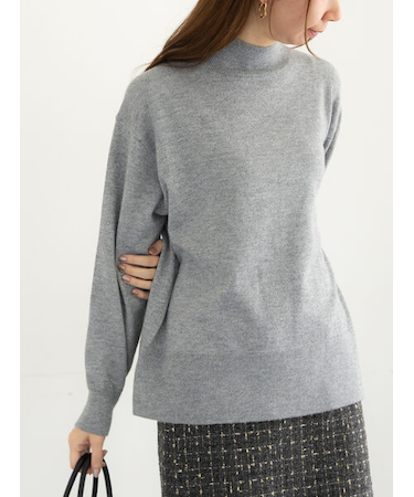 バックスリットスタンドネックプルオーバー