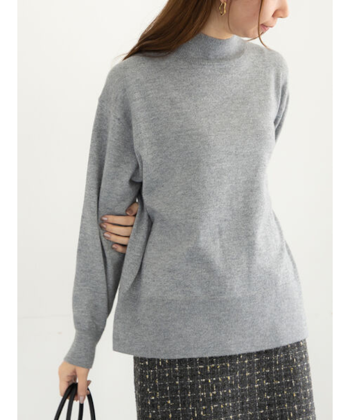 バックスリットスタンドネックプルオーバー