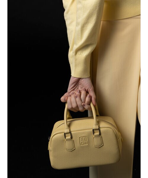 エンボスロゴミニボストンバッグ｜テチチの通販｜&mall（アンドモール