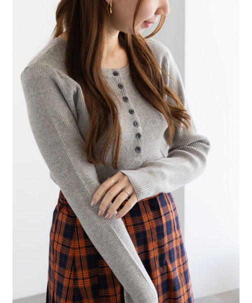 ヘンリーネックマーブルニット