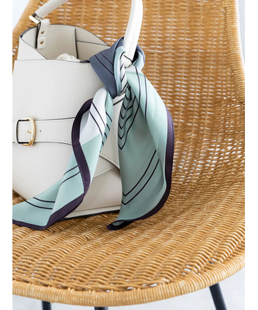 幾何柄シルクスカーフ