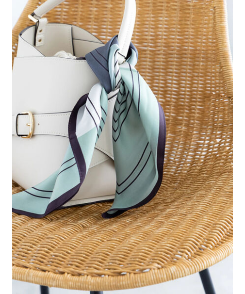 幾何柄シルクスカーフ