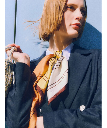 幾何柄シルクスカーフ