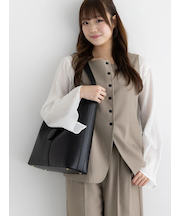 スクエアネックジレ【AOYAMA FASHION ASSOCIATION × T? chichi】