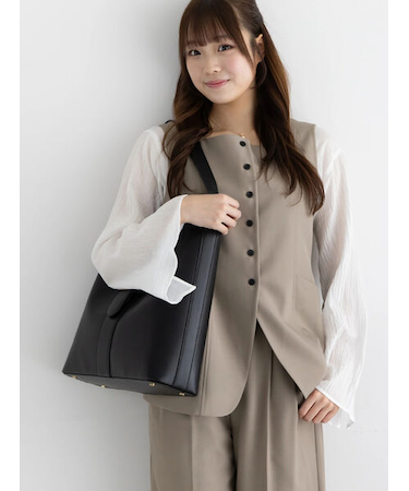 スクエアネックジレ【AOYAMA FASHION ASSOCIATION × T? chichi】