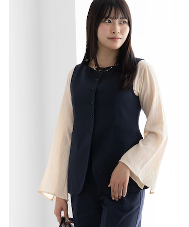 スクエアネックジレ【AOYAMA FASHION ASSOCIATION × T? chichi】