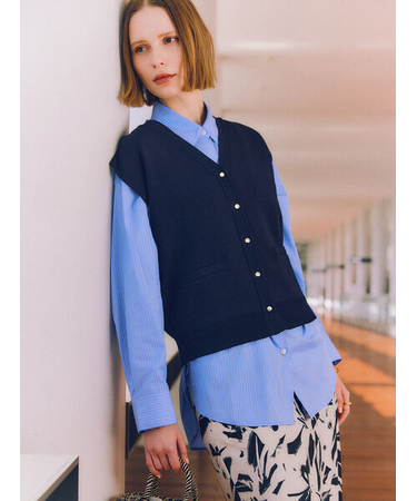 総針ポケット付きVネックベスト《2026 spring catalog item》