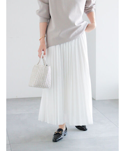 プリーツロングスカート