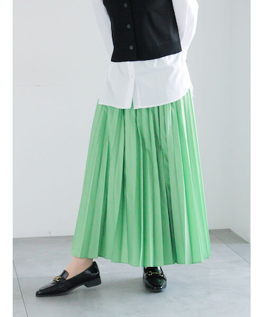 プリーツロングスカート